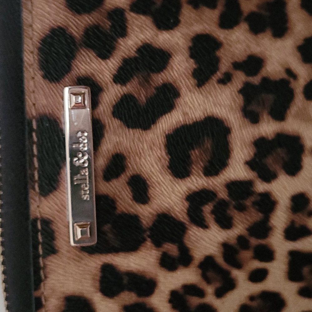 Stella & Dot Chelsea Tech Wallet - Picture 2 of 11